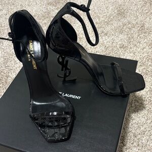 Saint Laurent Glossy Black Heels